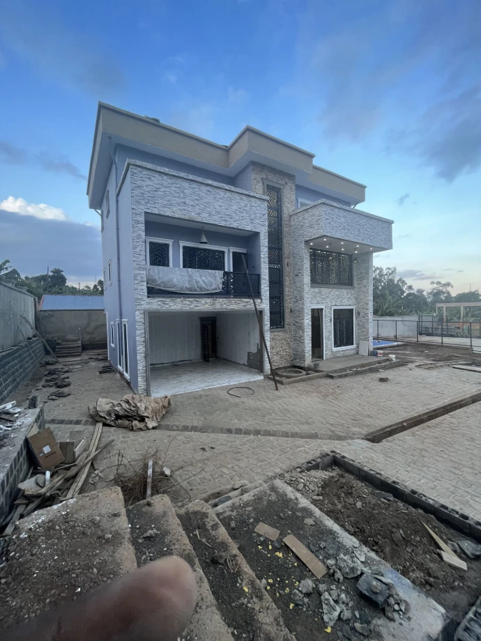 Travaux de construction sur terrain complexe